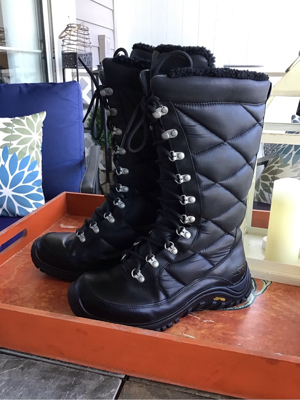 UGG Kintla Lace-Up Quilted Waterproof Boots S/N 1002148